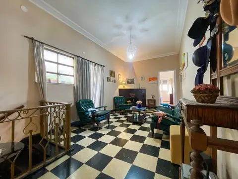 Avenida Bartolome Mitre al 1700