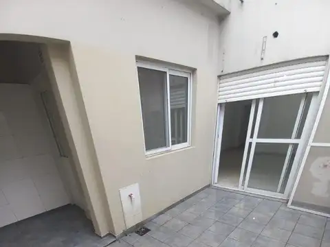 ALQUILO MONOAMBIENTE CON COCHERA EN VILLA LURO