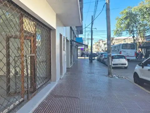 LOCAL COMERCIAL  \u005Cu002D ALMIRANTE BROWN  3100
