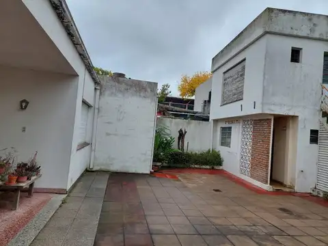 CASA EN VENTA- LUJAN-BS. AS