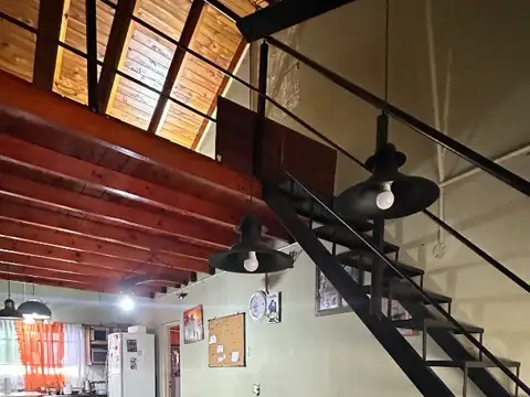 PH tipo casa al frente 3 ambientes. French 1812 Banfield.