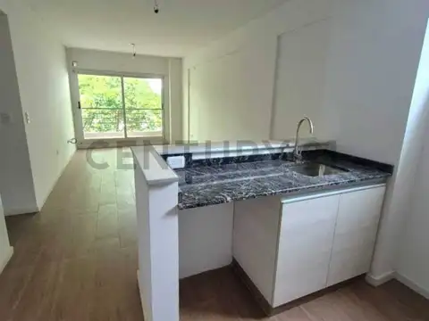 VENTA  3 AMBIENTES CON BALCÓN CORRIDO. OPCIÓN COCHERA. APTO CRÉDITO!