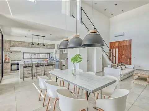 Casa en Venta al Este