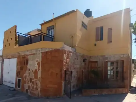 Unanue esq. Pardou 100