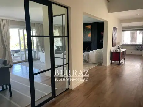 Casa 6 ambientes con 3 baños