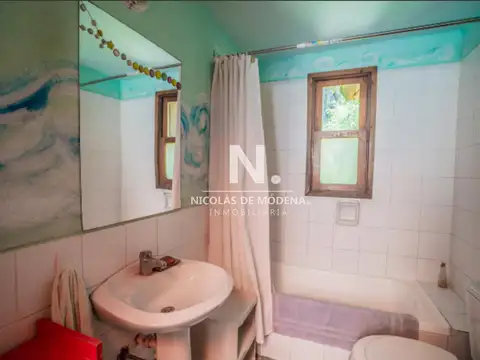 Vende casa en el Tesoro de 3 dormitorios.