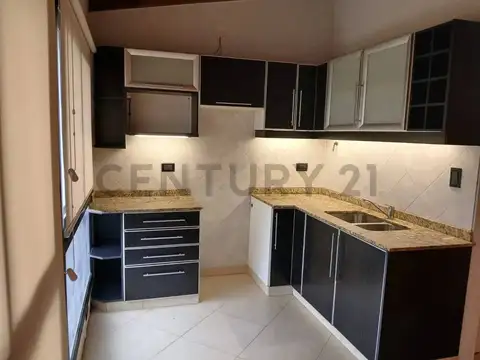 San Lorenzo 3800, Piso 0