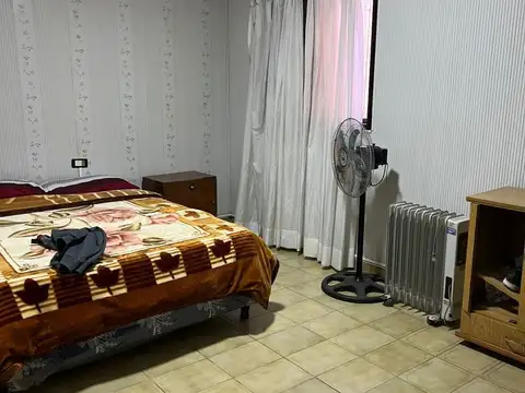 AMPLIA CASA 3 DORMITORIOS, PATIO Y PILETA STOTO