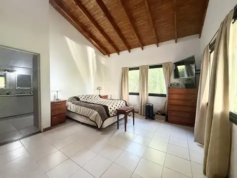 Casa 4 ambientes con 3 baños