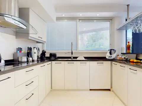 Casa en Venta en Abril Club De Campo, USD 1.500.000