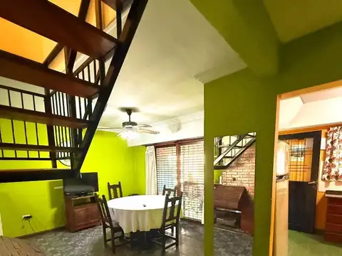 Casa 5 ambientes con 2 baños