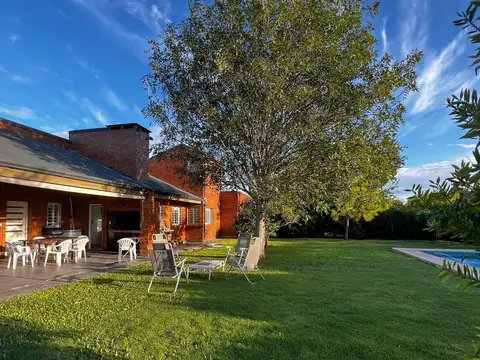 Casa de 3 dormitorios - Venta