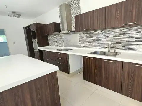 Casa en Venta en Campana, USD 220.000