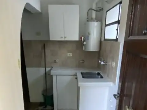 Casa 1 dormitorio J. Hernández 1551,  calle privada  seguridad 24 hs, entrepiso, patio y parril...