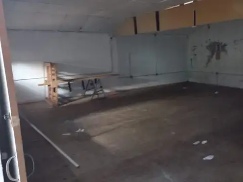 Galpon en Venta 35  mts Fondo