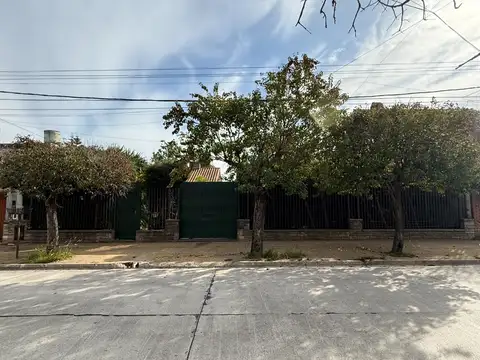 Venta Chalet sobre 3 lotes