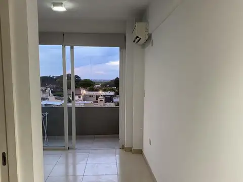 Hipólito Yrigoyen e/ Rivadavia y Salta