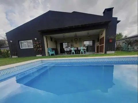 Casa 5 ambientes con 2 baños