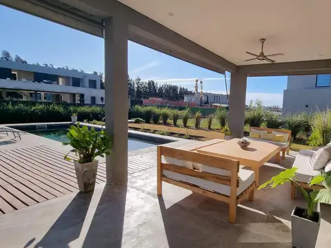 Casa venta La Calesa Pilará - VCO propiedades