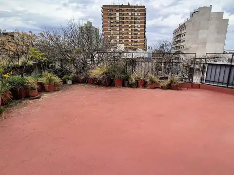 VENTA PH 4 AMBIENTES EN ESQUINA CON TERRAZA
