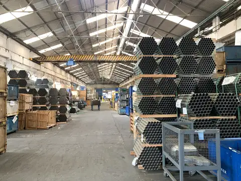 Galpon en Alquiler 84  mts Fondo