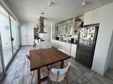 Casa en Alquiler Temporal con 2 cocheras