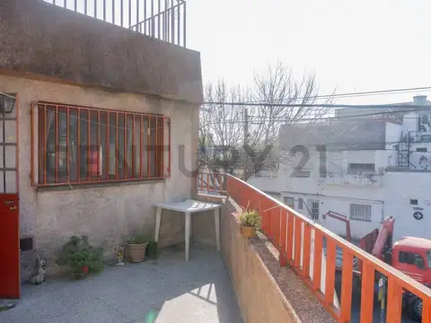 San Lorenzo 4400, Piso 0