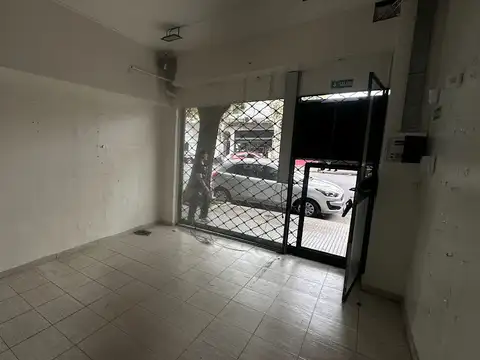 Local en Alquiler en Floresta, $ 350.000