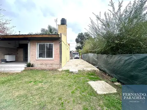 Casa en venta de 2 dormitorios c/ cochera en Villa Gobernador Udaondo