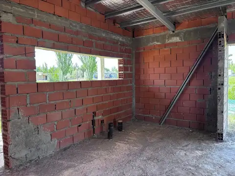 VENTA CASA A TERMINAR B° EL VERGEL - CENTENARIO