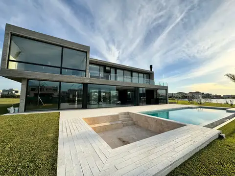 Casa en Venta 1 año