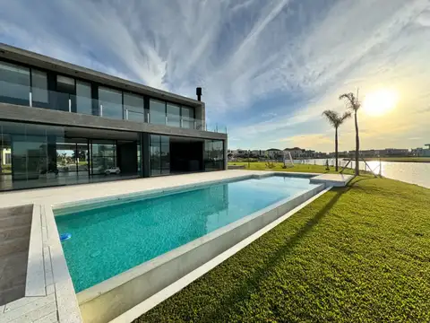 Casa en Venta en Terralagos, USD 2.500.000