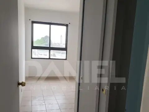 EXCELENTE DEPARTAMENTO EN ALQUILER SOBRE COLECTORA ACCESO OESTE.