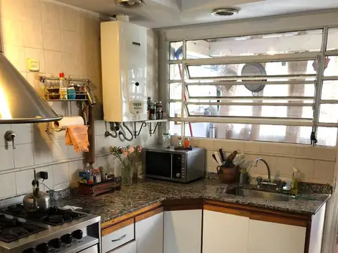 CASA EN PH 3 AMB CON JARDIN Y QUINCHO