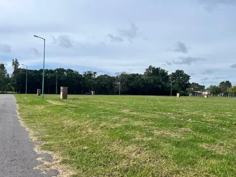 CALLE  RODOLFO MORENO  al 2200  B°   LOS  FRESNOS