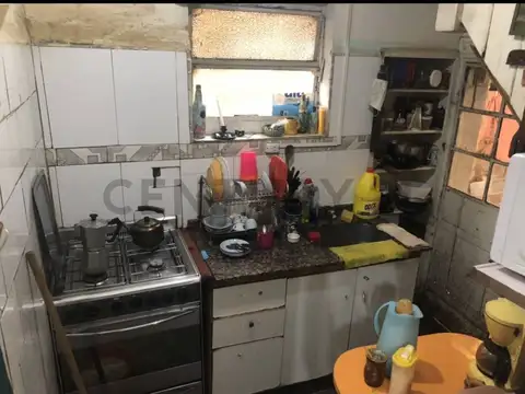 VENTA CASA 4 AMBIENTES - FLORES