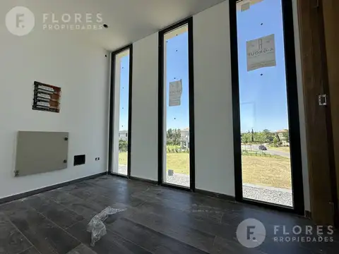 Flores Prop. Vende Casa en La Diligencia - Pilara - Pilar