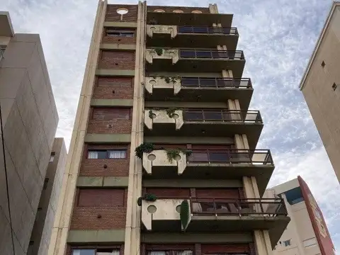 DEPARTAMENTO TRES AMBIENTES CON COCHERA EN PLAYA VARESE