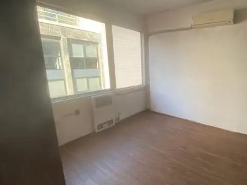 ALQUILO OFICINA CIUDAD VIEJA CON GARAGE
