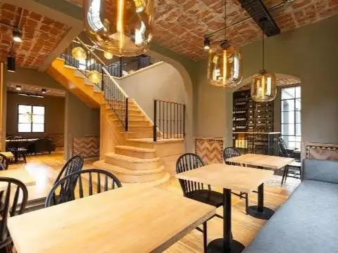 Tres Pinos Barrio, B. Golf