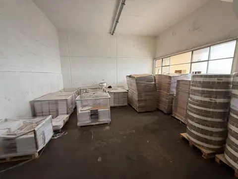 Depósito en  mini parque industrial  (centro industrial sur)
