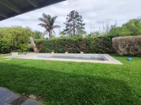 Casa 5 ambientes con 3 baños