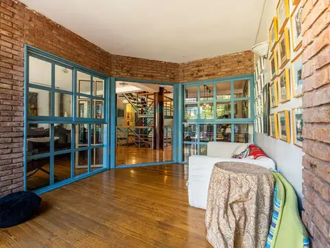 Casa en Venta con 3 cocheras