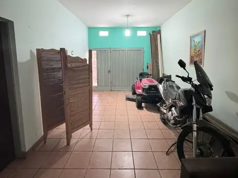 VENTA CASA DOBLE COCHERA LOCAL Y FONDO