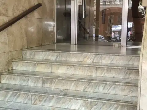 DEPTO. 2 AMBIENTES SIN EXPENSAS. 2 AMPLIOS PLACARDS MUY LUMINOSO