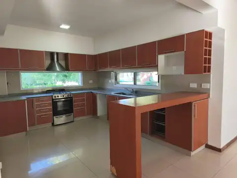 Casa en Alquiler en Haras Santa Maria, USD 1.650