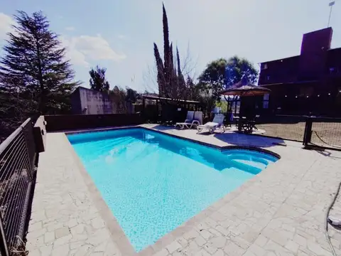 Casa 6 ambientes con 4 baños