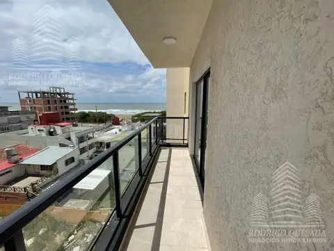 Excelente departamento de 2 ambientes con vista lateral al mar-A estrenar 