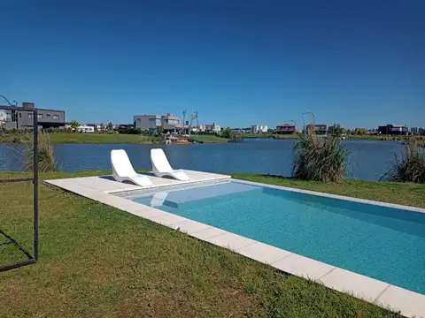 Casa 5 ambientes con 2 baños