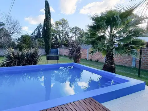 Casa 4 ambientes con 2 baños